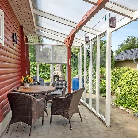 Tess - 50m From The Sea By Interhome