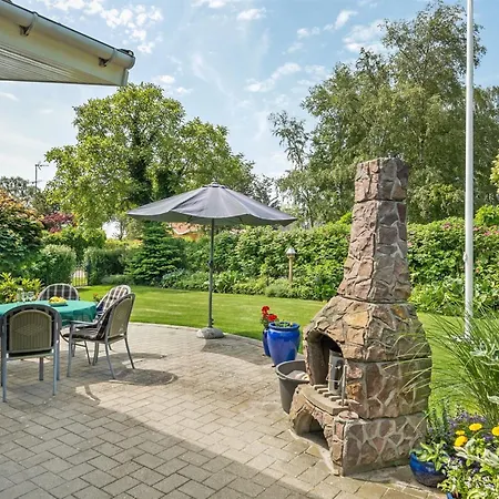 Tess - 50m From The Sea By Interhome