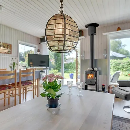 Tess - 50m From The Sea By Interhome