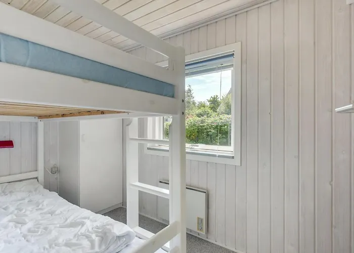 Tess - 50m From The Sea By Interhome *